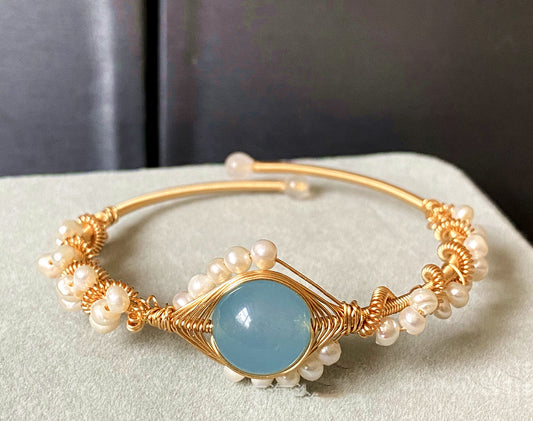 14K Goldverpacktes handgefertigtes Armband Hailan Baohai Saphir Armband mit natürlichen weißen Perlen